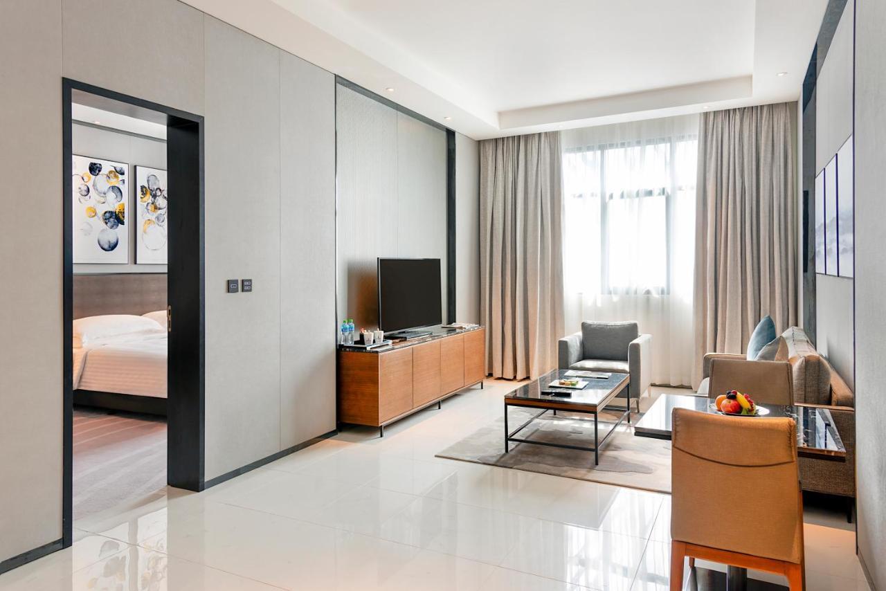 Asiana Grand Hotel Dubai Exterior foto A suite at the hotel